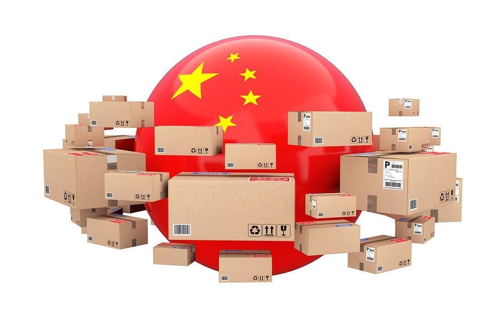mundo con bandera de China rodeado de paquetes para exportar